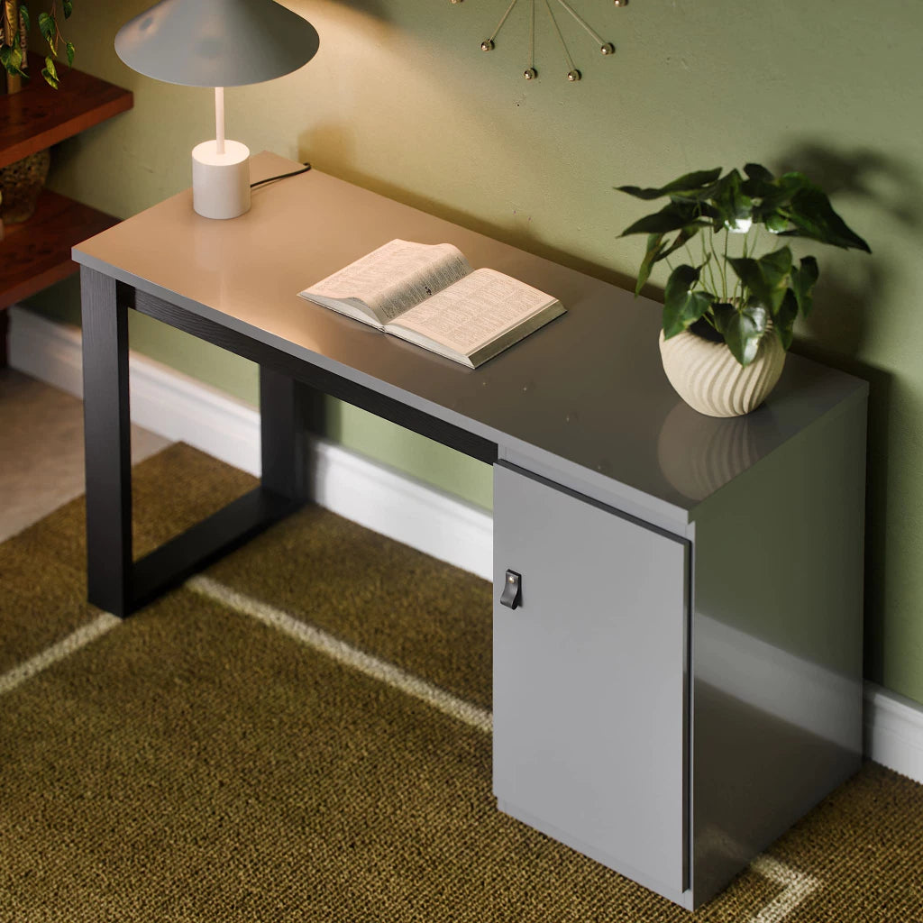 Escrivaninha Star Paris MDF Amadeirada com Porta Para Home Office ou Estudo Moderna e Funcional